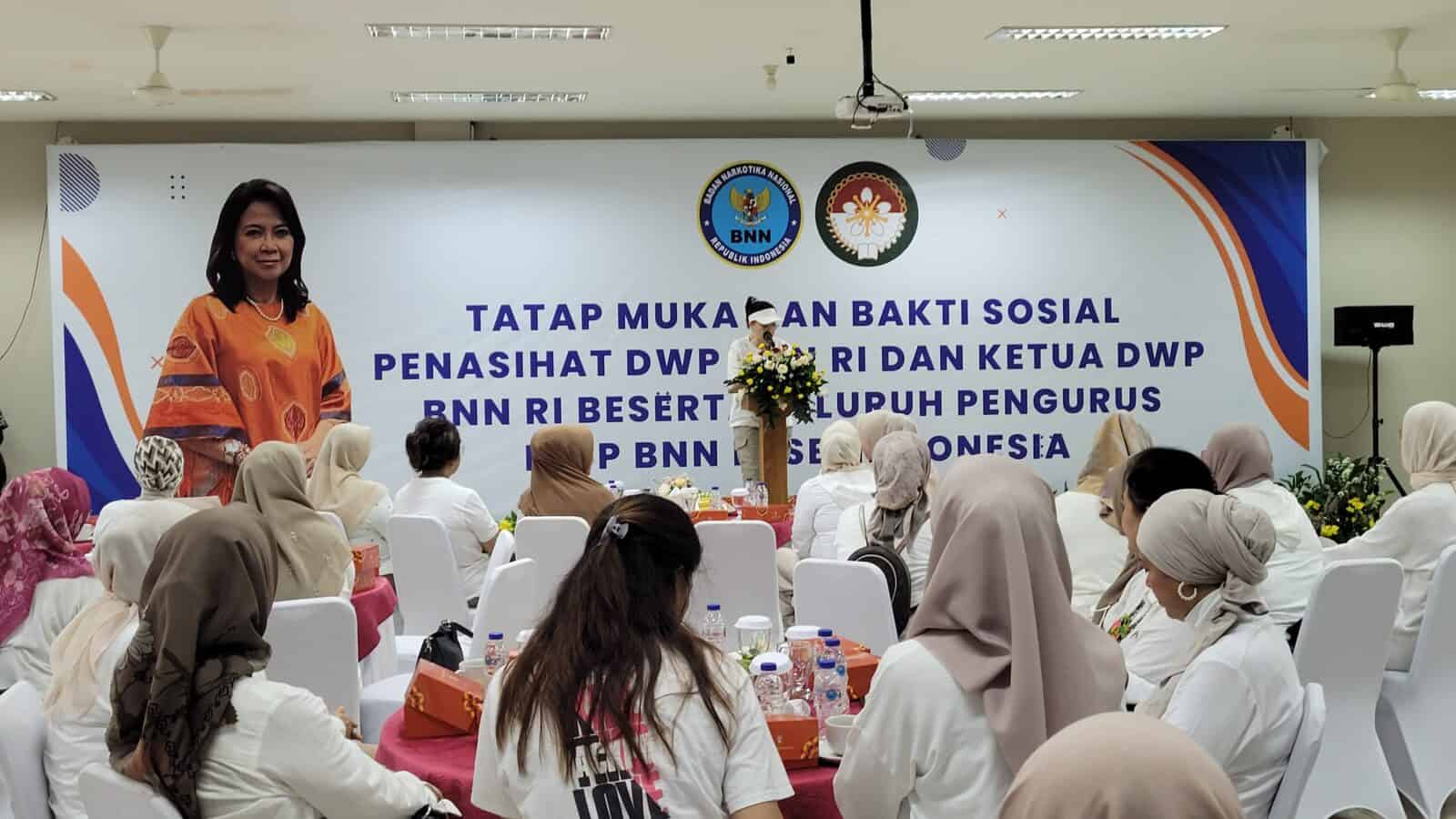 Tatap Muka serta Bakti Sosial Penasihat DWP BNN RI dan Ketua serta Seluruh Pengurus DWP BNN RI Se-Indonesia Tatap Muka serta Bakti Sosial Penasihat DWP BNN RI dan Ketua serta Seluruh Pengurus DWP BNN RI Se-Indonesia